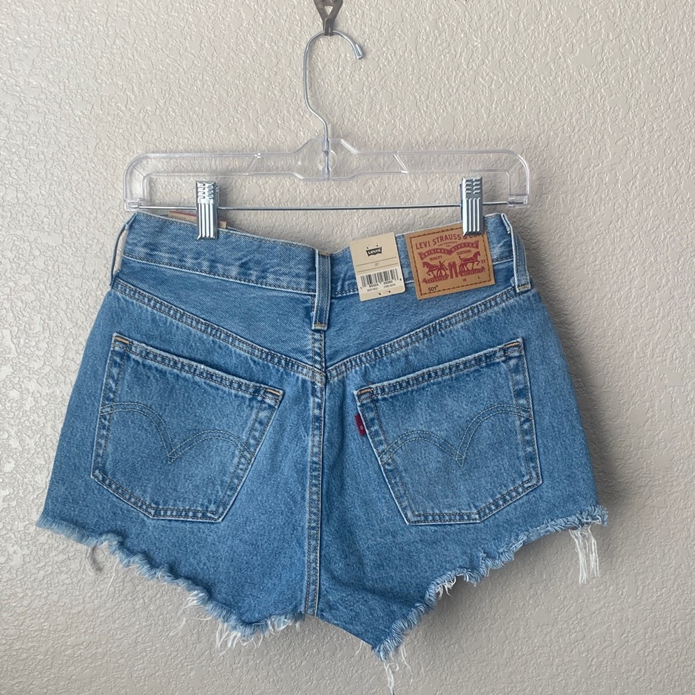 Levi's Women's 501 Shorts  Light Cotton Button Fly Distressed Sizes:  24/27/30 - Picture 5 of 8